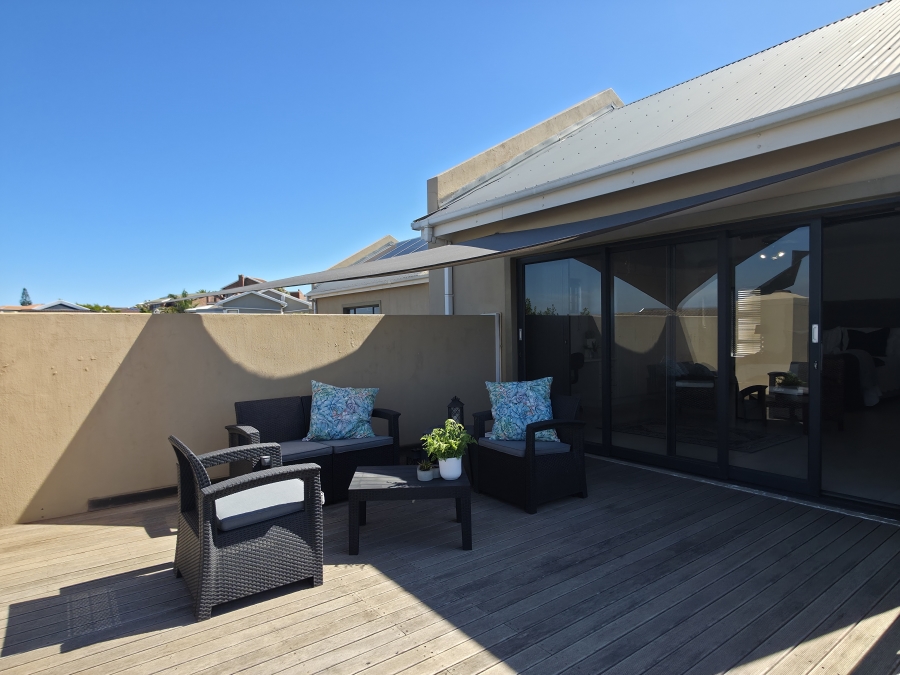 5 Bedroom Property for Sale in Wavecrest Eastern Cape